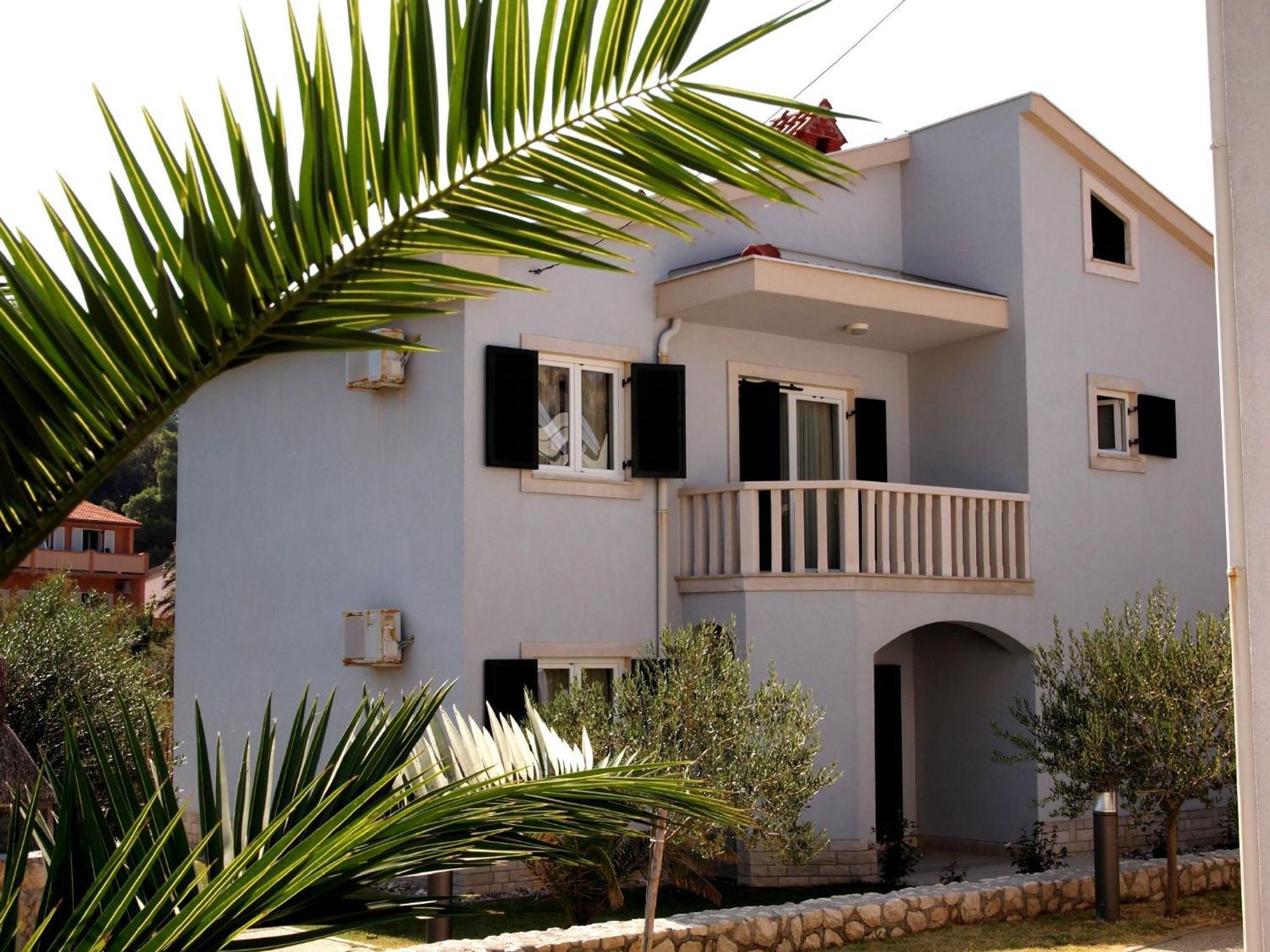 Villas Rab Palit Exteriör bild