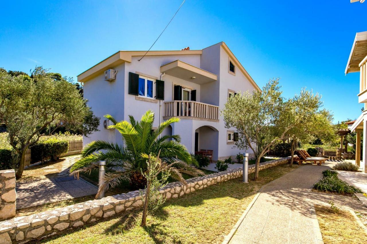 Villas Rab Palit Exteriör bild