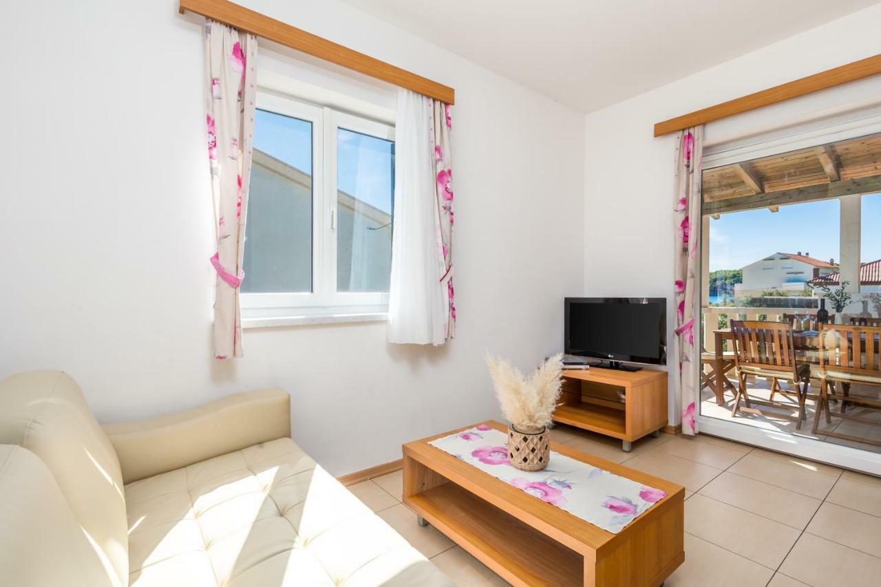 Villas Rab Palit Exteriör bild
