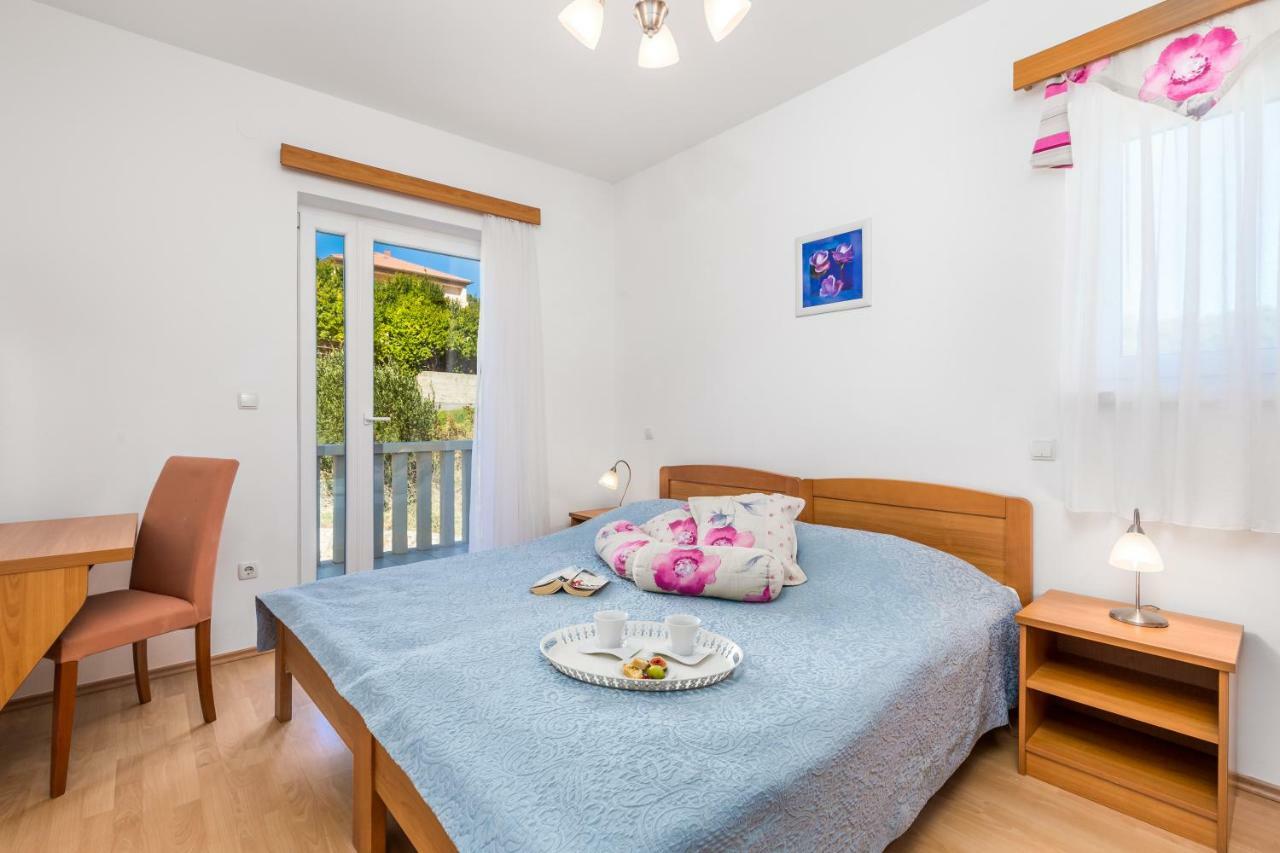 Villas Rab Palit Exteriör bild