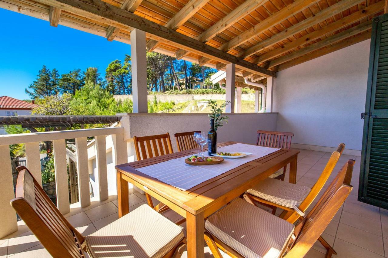 Villas Rab Palit Exteriör bild