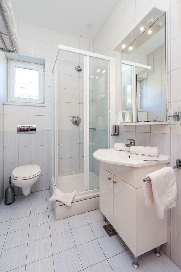 Villas Rab Palit Exteriör bild